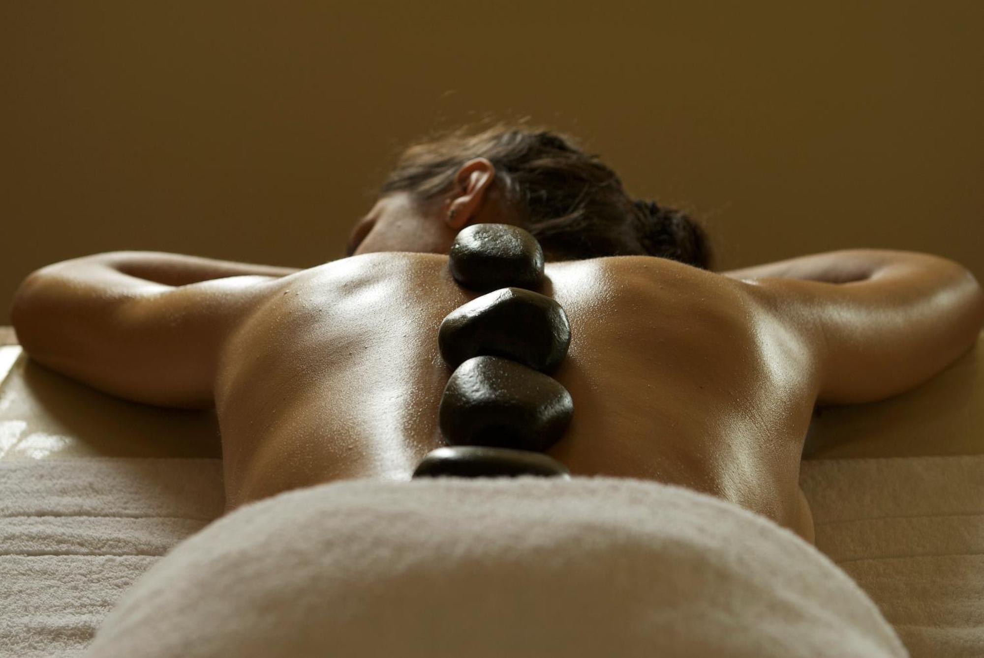 Wyndham Puerto Varas Pettra Bagian luar foto Hot stone massage