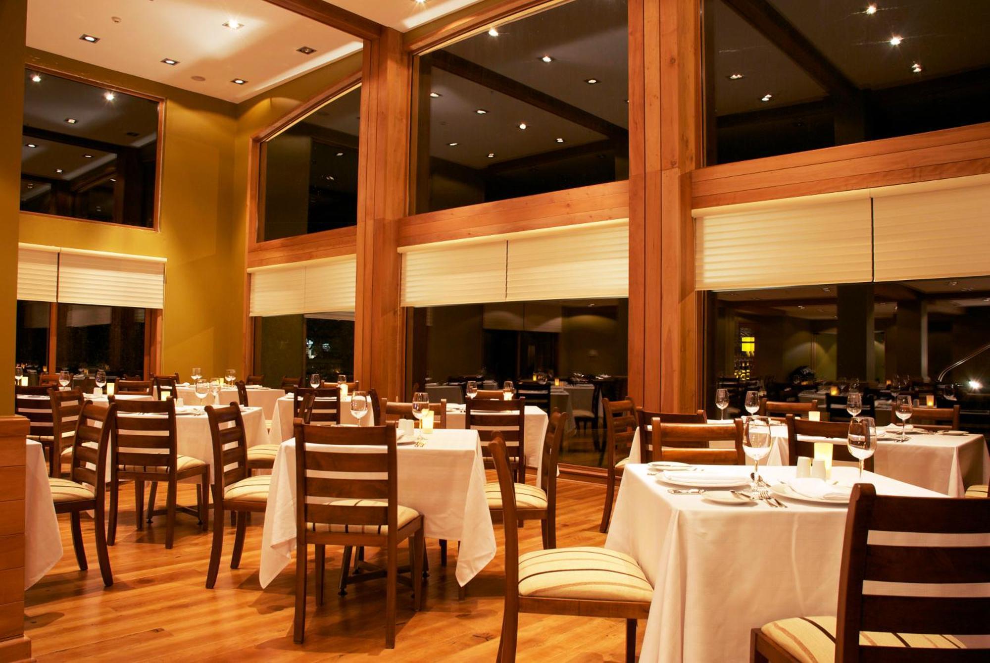 Wyndham Puerto Varas Pettra Restoran foto Restaurant