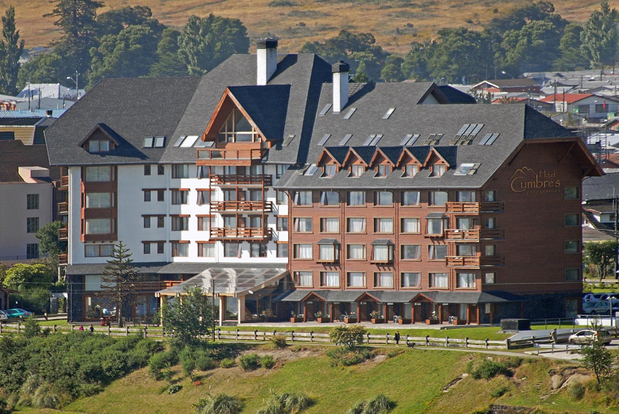 Wyndham Puerto Varas Pettra Bagian luar foto The hotel