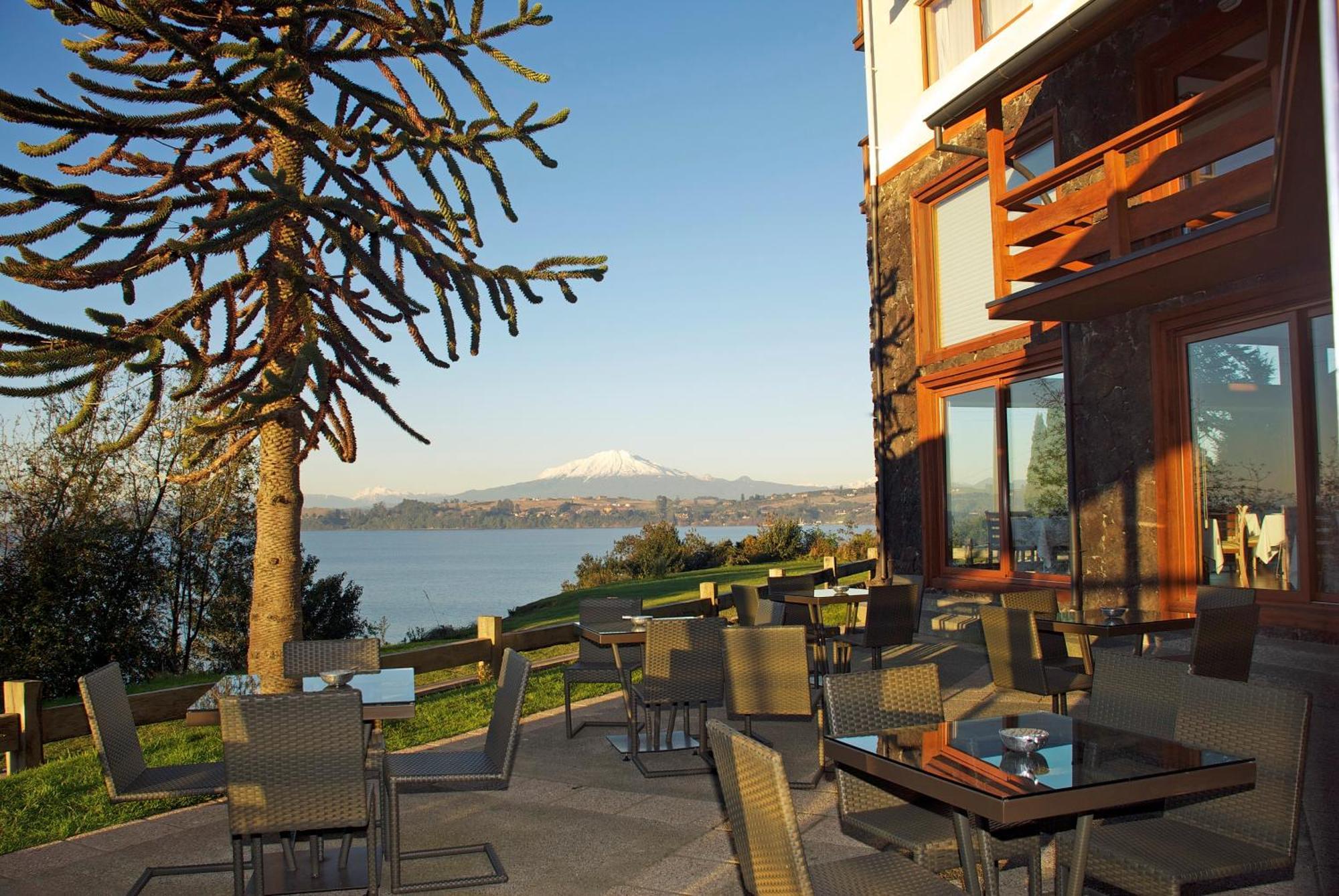 Wyndham Puerto Varas Pettra Bagian luar foto View of the hotel
