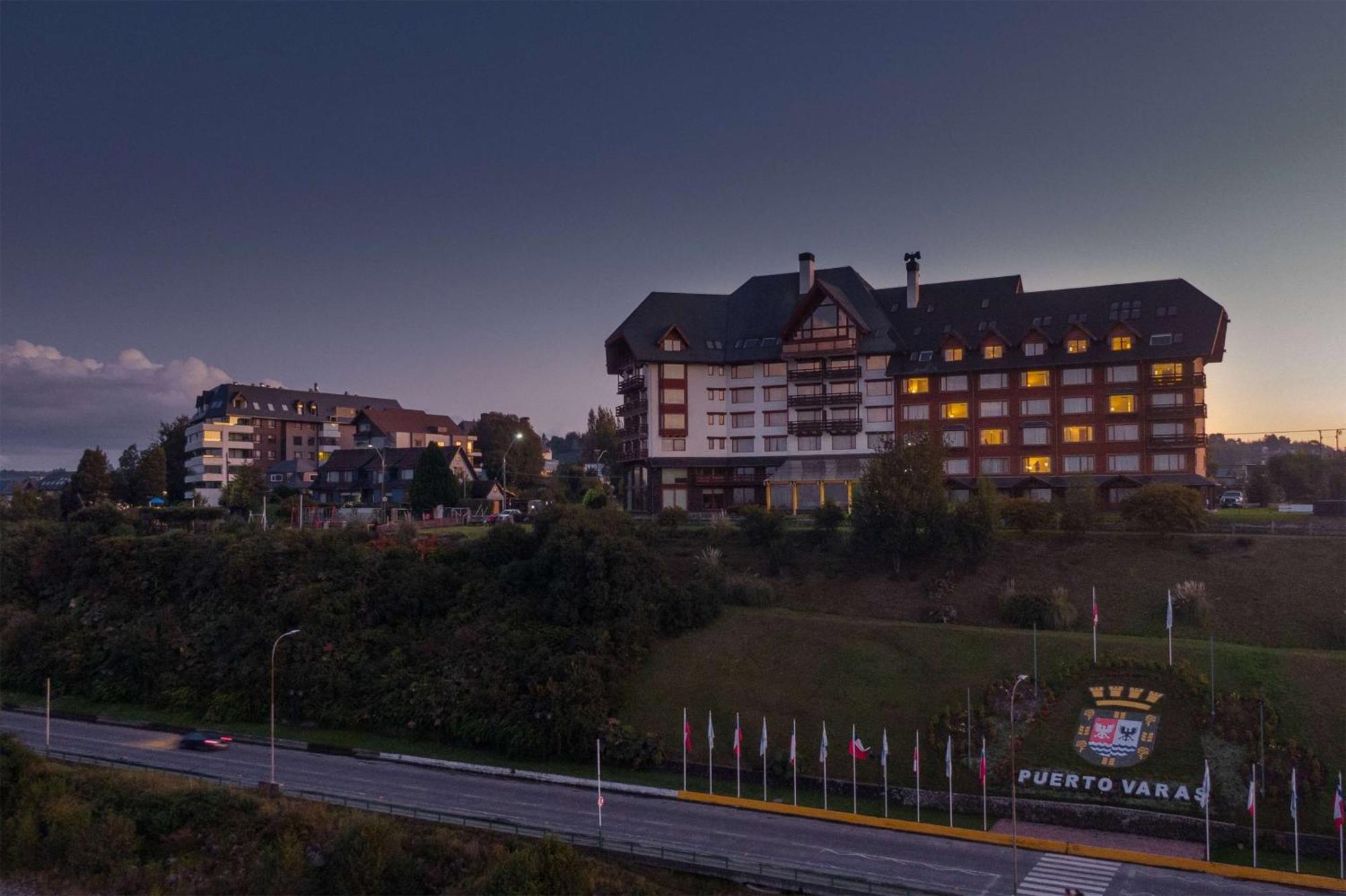 Wyndham Puerto Varas Pettra Bagian luar foto Puerto Varas