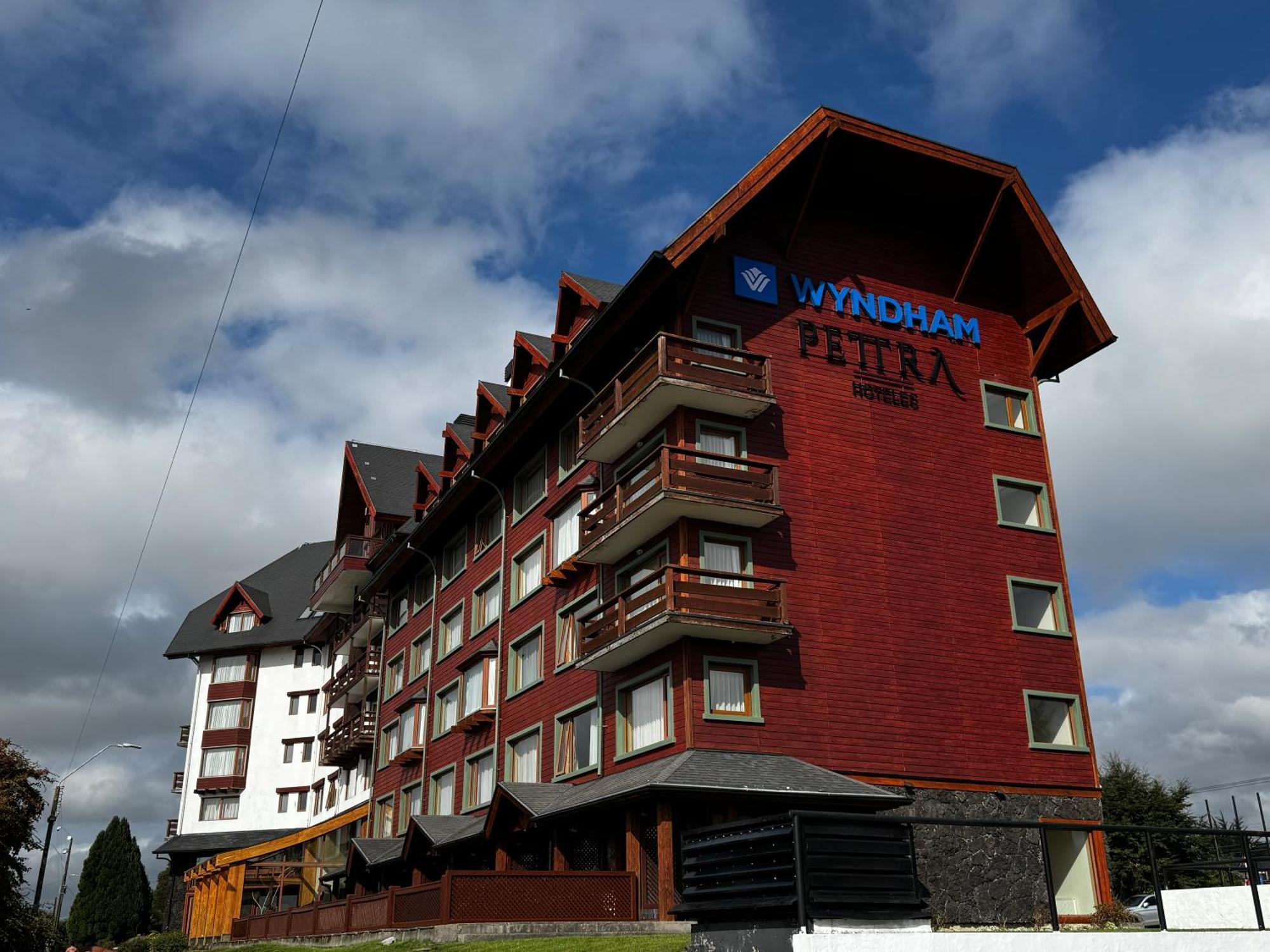 Wyndham Puerto Varas Pettra Bagian luar foto